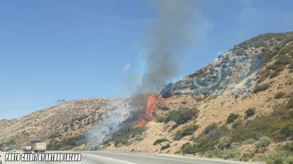 Small Brush Fire Broke Out in The Cajon Pass NB 15 Cleghorn Rd.