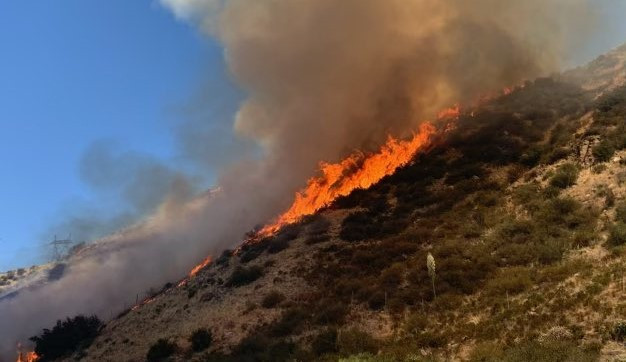 All lanes of northbound I-15 open as crews tackle brush fire in the Cajon Pass