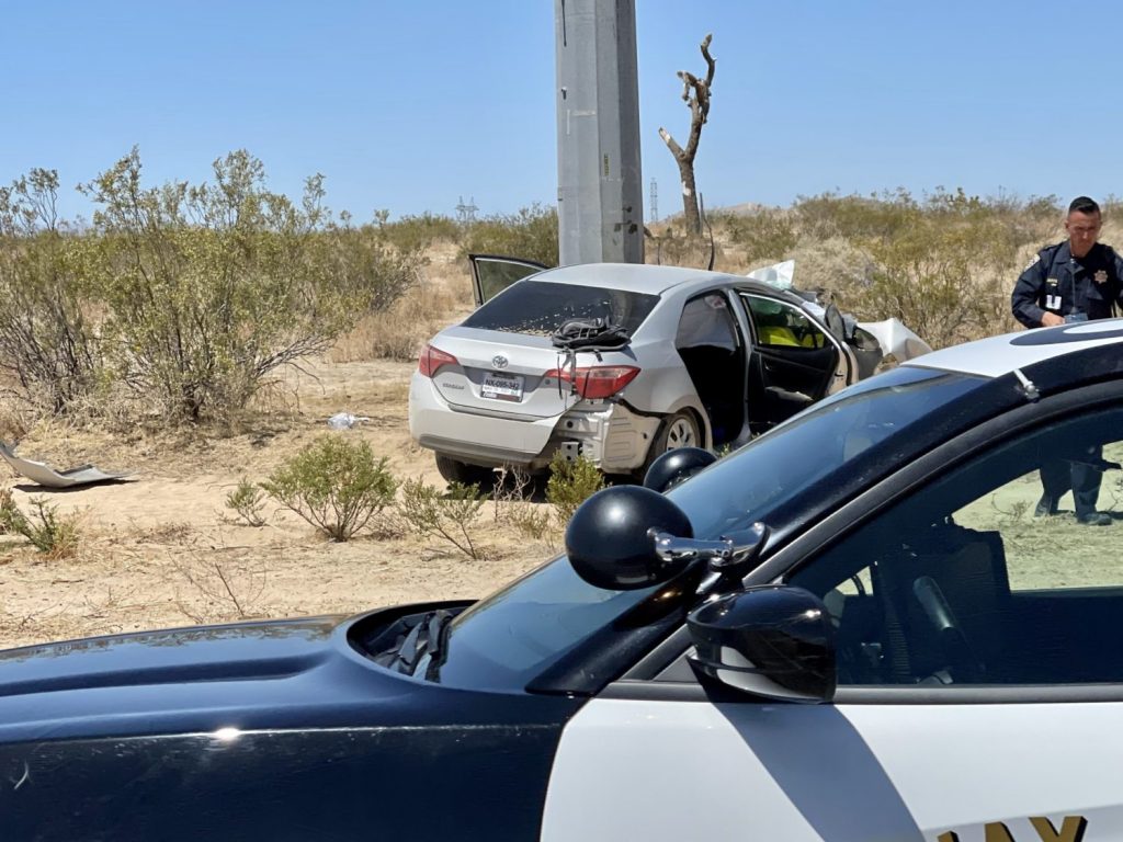 1 killed, 1 airlifted after vehicle crashes into pole on Highway 395