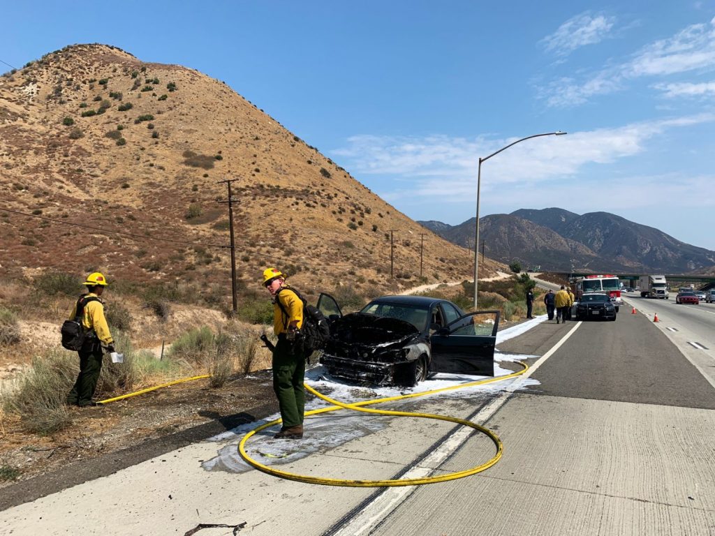 Vehicle fire in Cajon Pass quickly knocked down
